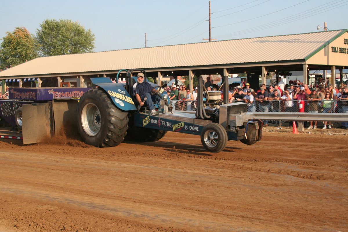 Tractor & Truck Pull Viola Horse and Colt Show