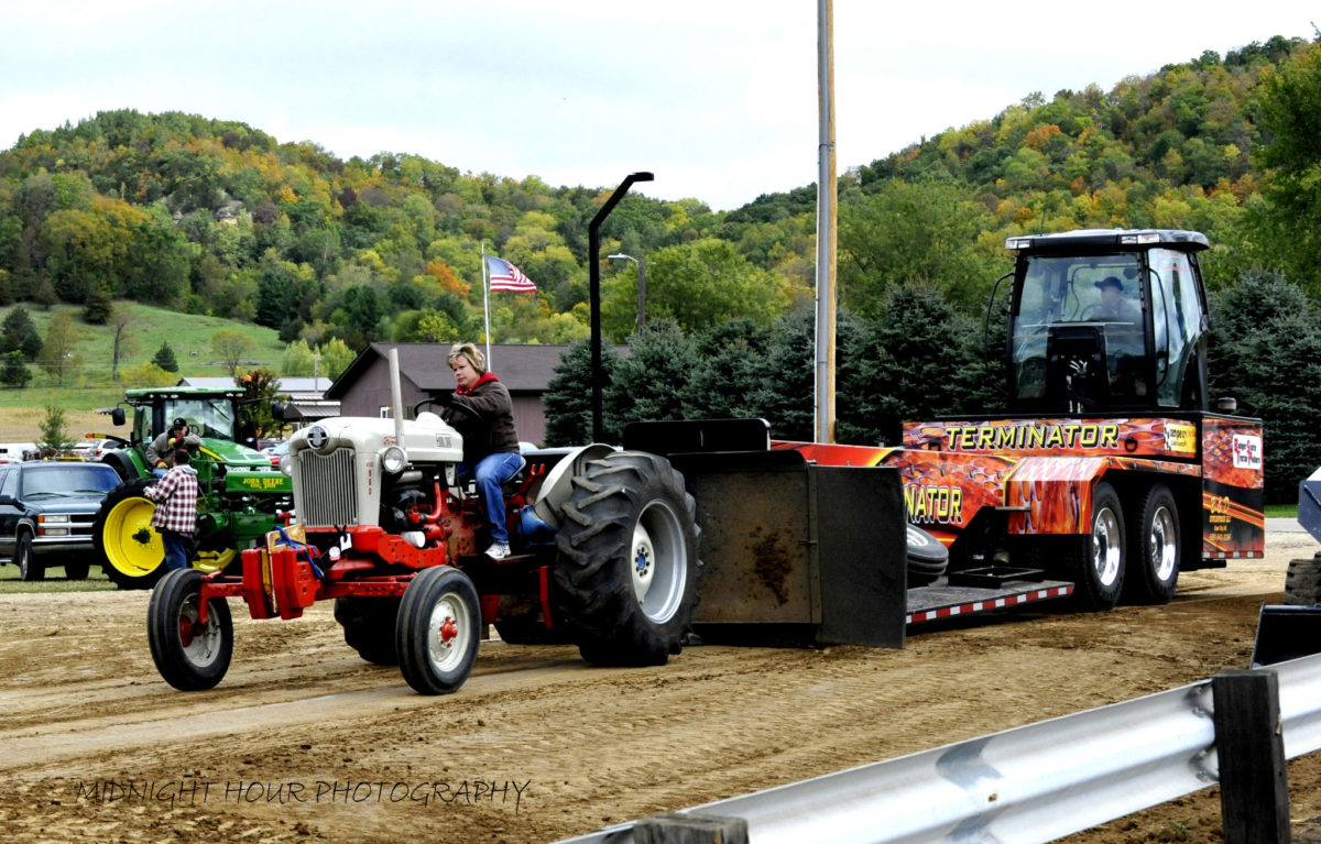 Tractor & Truck Pull Viola Horse and Colt Show