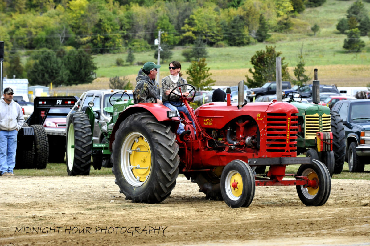 Tractor & Truck Pull Viola Horse and Colt Show